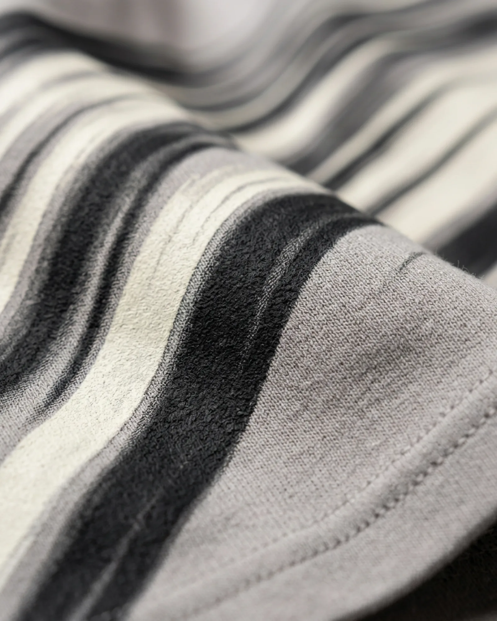 SMR Speed Blur Tee concrete print detail